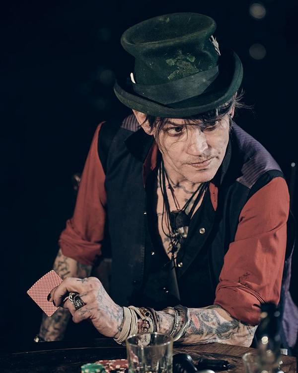 Sparky Phillips at the new video shoot for Hillbilly Moon Explosion 600px